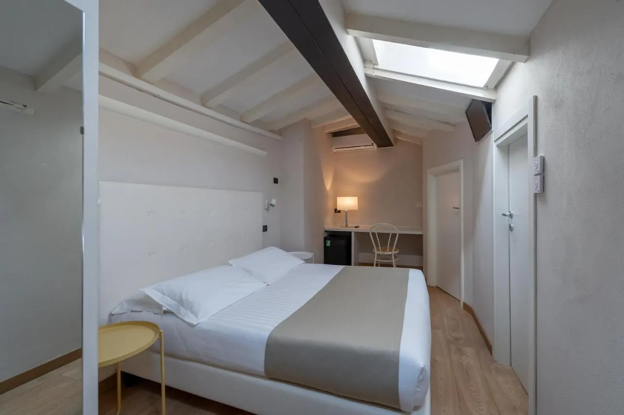 *** Guest house Residenza Accademia Hotel Mantova Italy